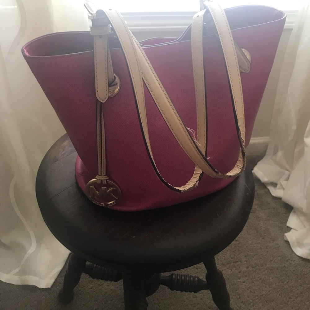 Beautiful raspberry tote! - Picture 5 of 13